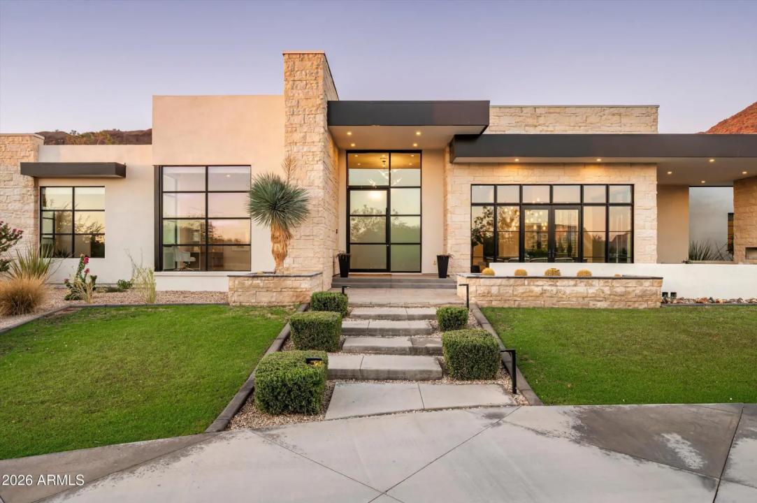 Real Estate Picture 4