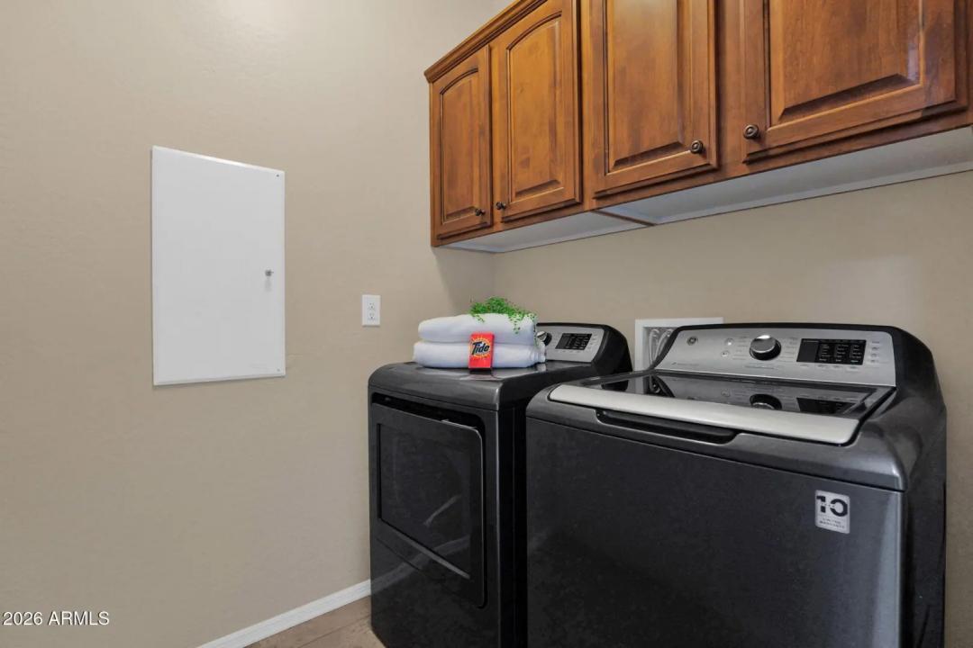 Real Estate Picture 24