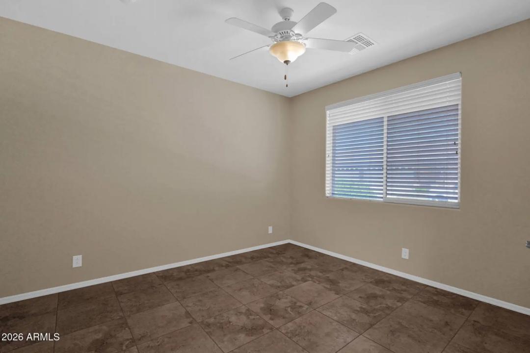 Real Estate Picture 22