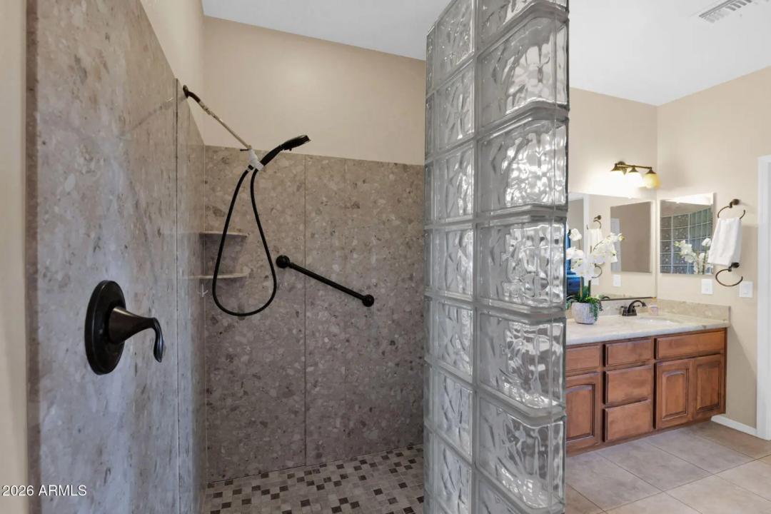 Real Estate Picture 19