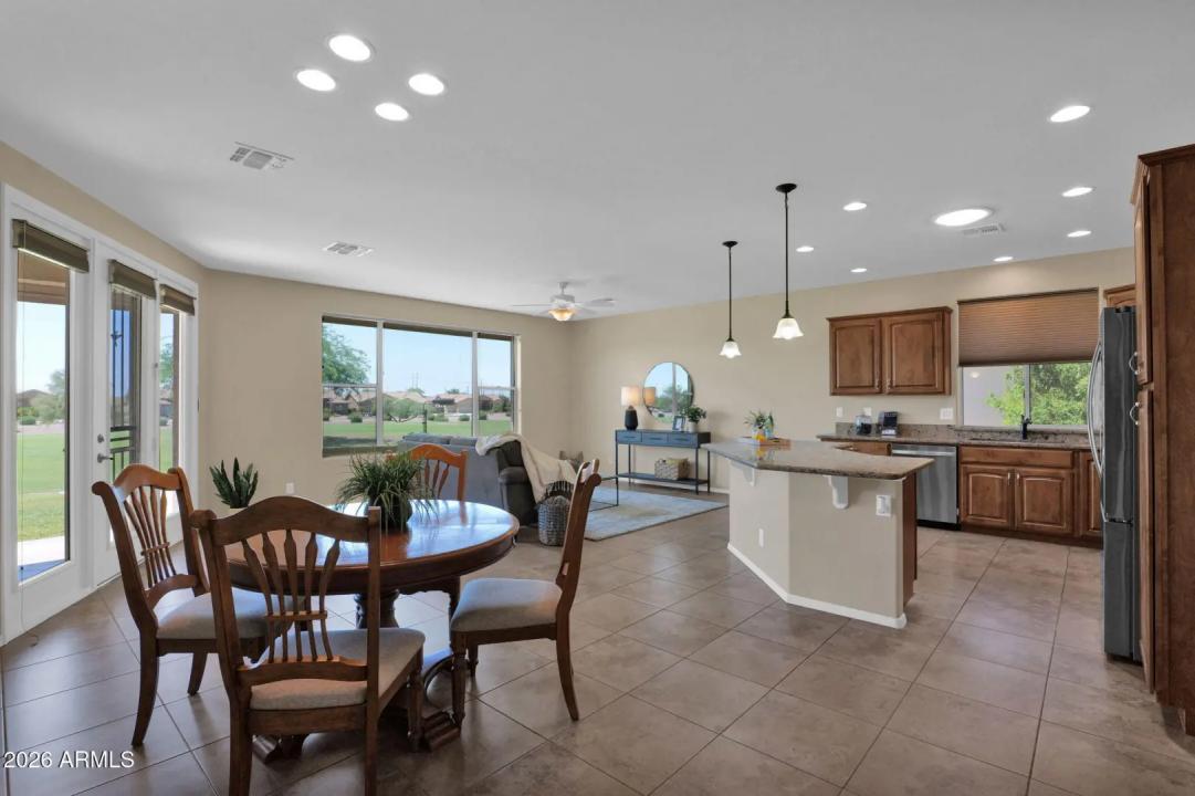Real Estate Picture 5