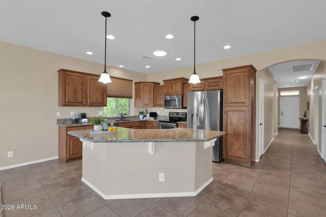 Real Estate Picture 8