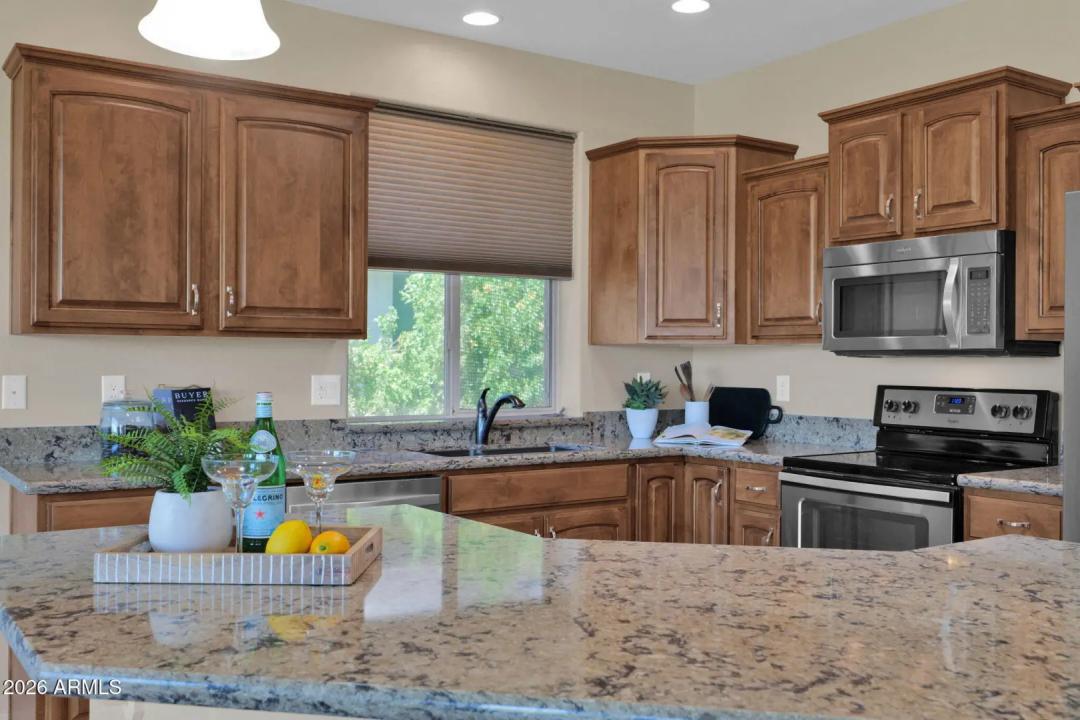 Real Estate Picture 9