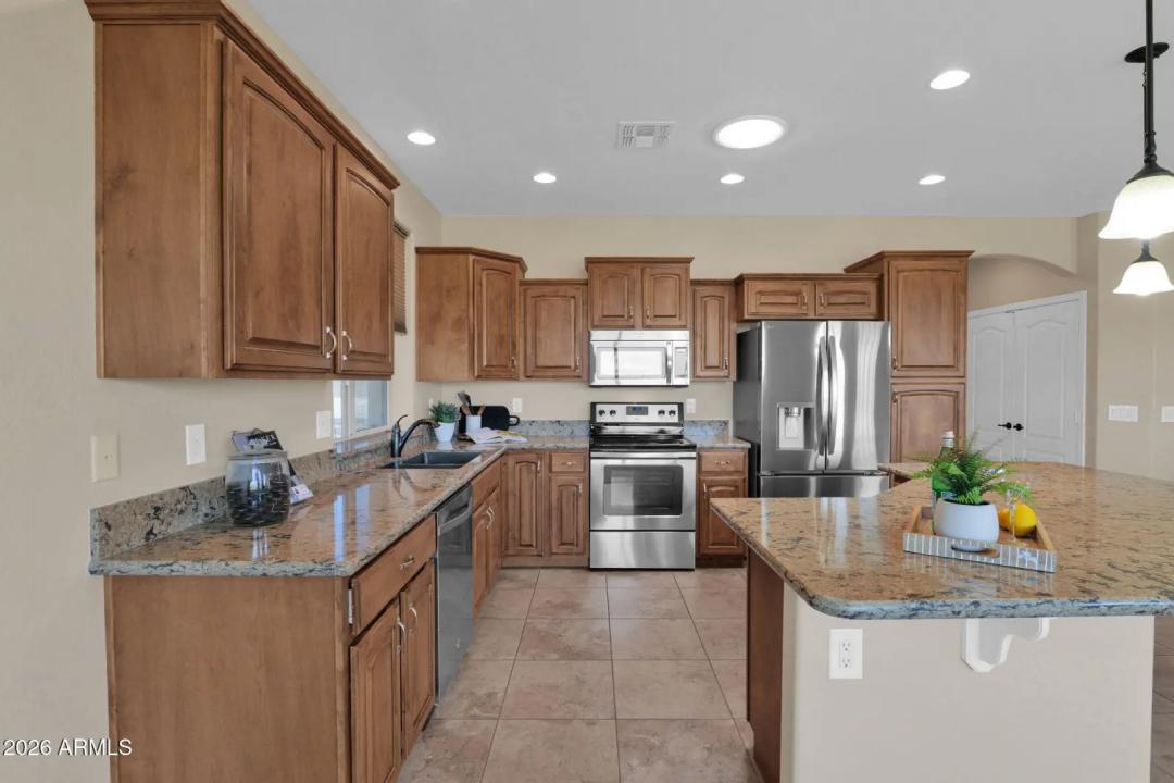 Real Estate Picture 11