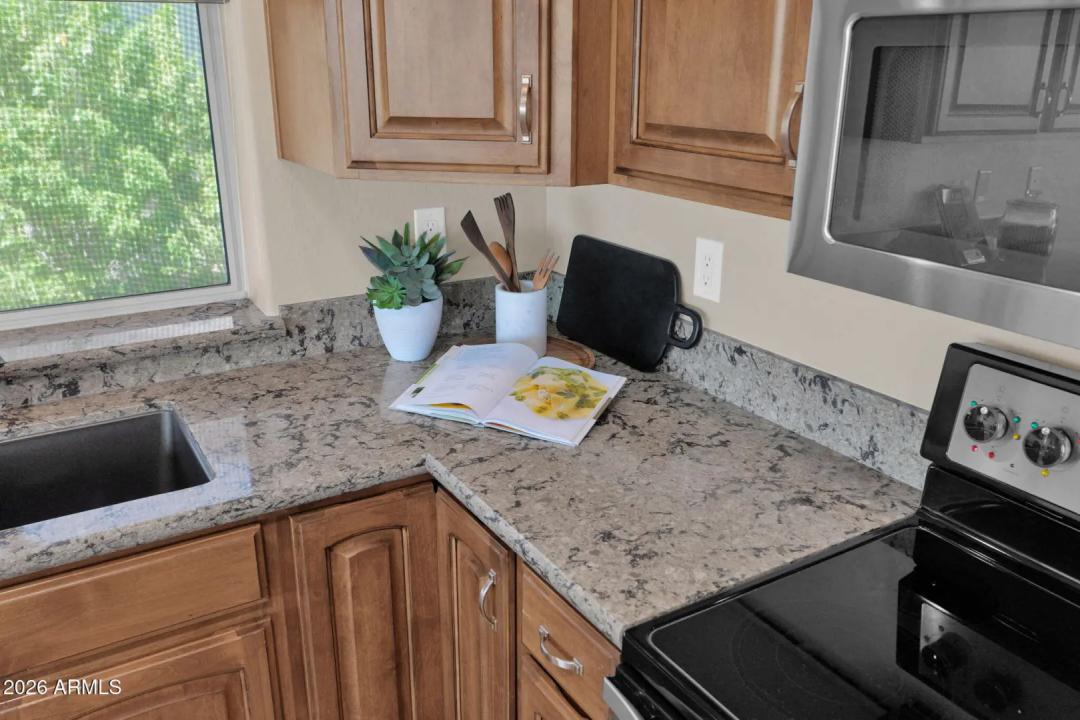 Real Estate Picture 12