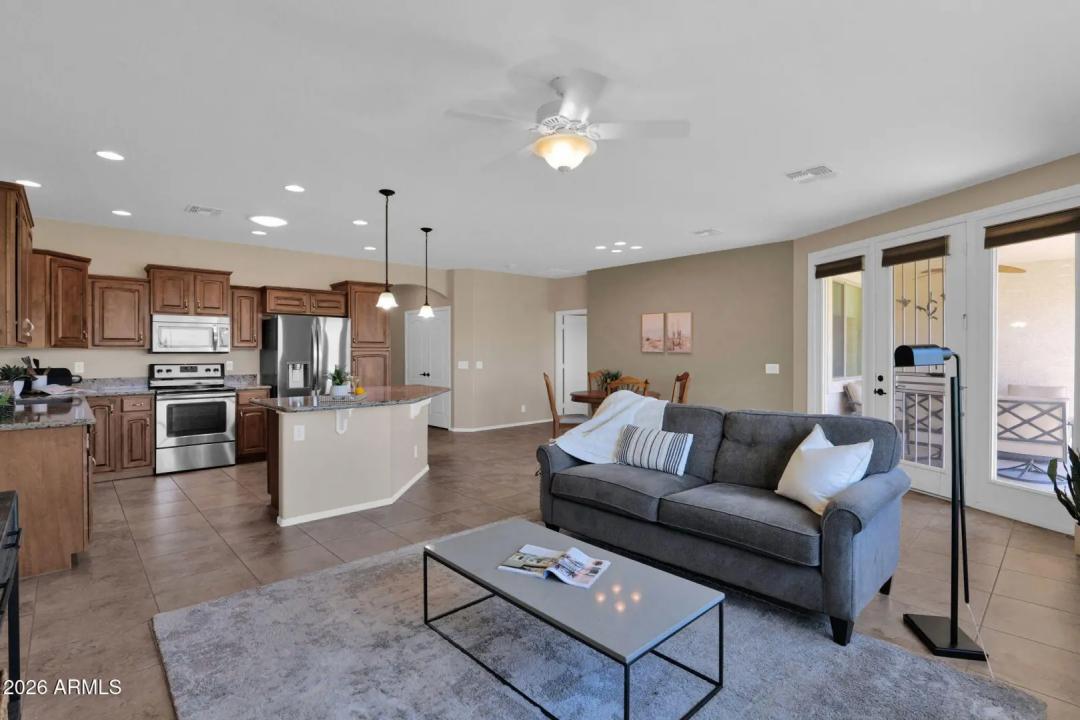 Real Estate Picture 14