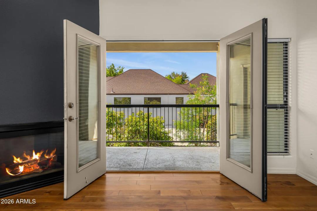 Real Estate Picture 4
