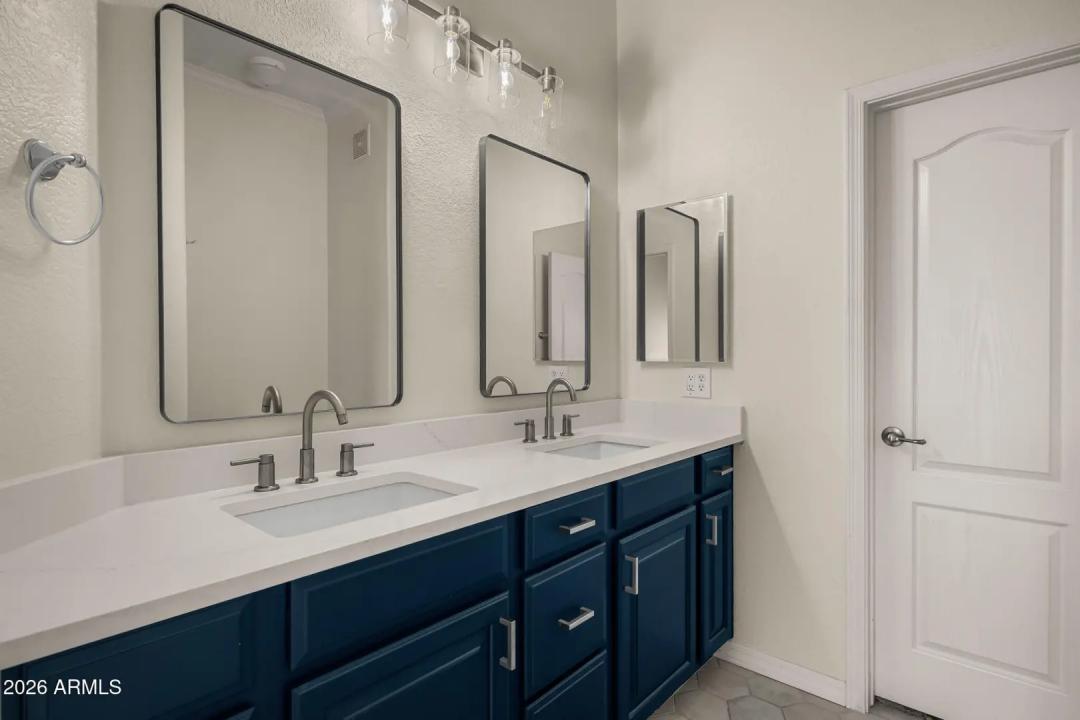 Real Estate Picture 8