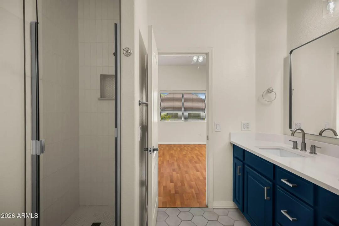 Real Estate Picture 9