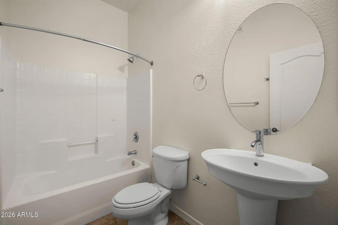 Real Estate Picture 12