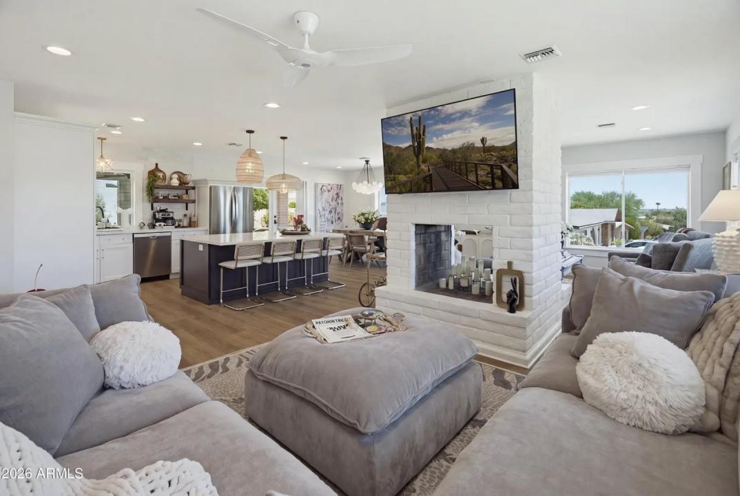 Real Estate Picture 3