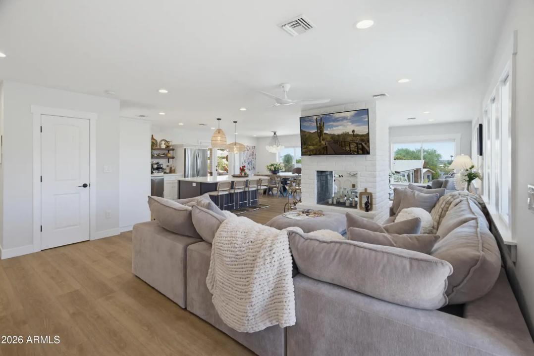 Real Estate Picture 29
