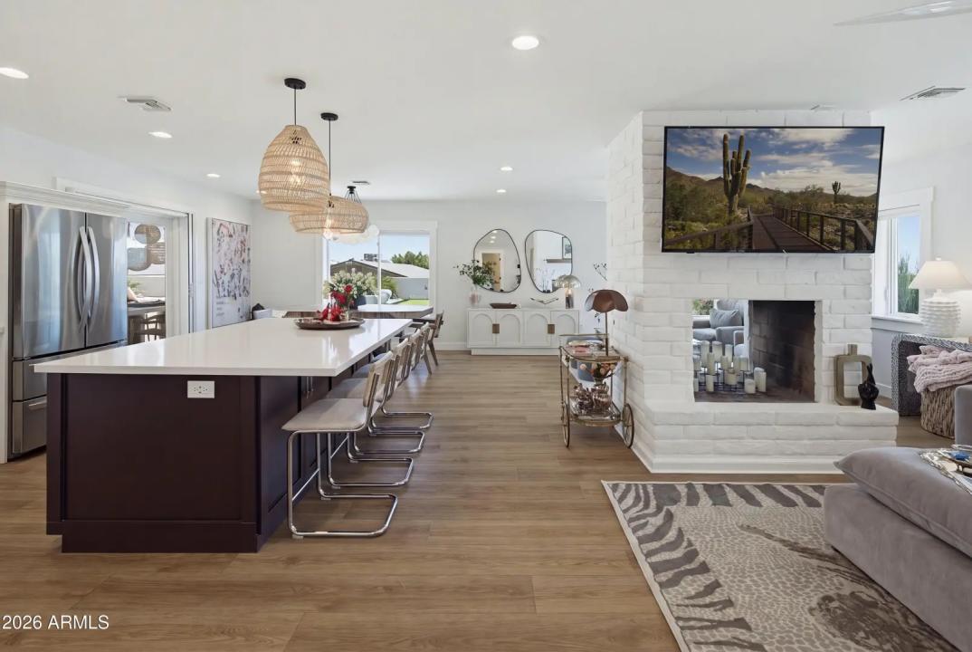 Real Estate Picture 50