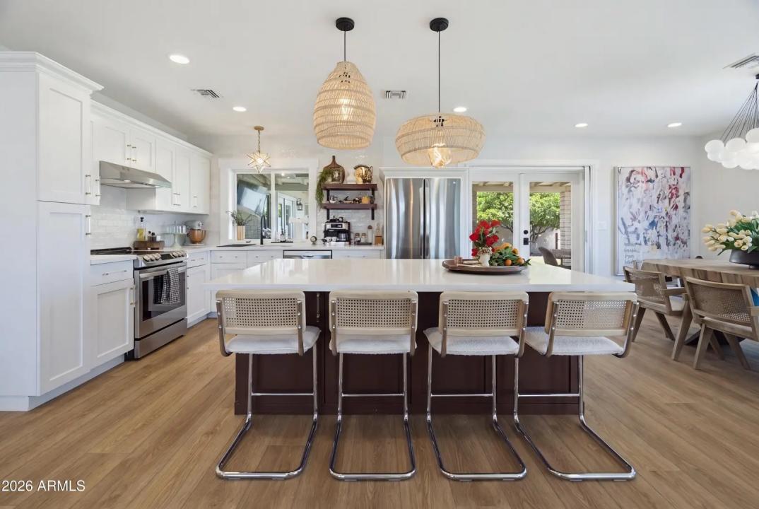 Real Estate Picture 6