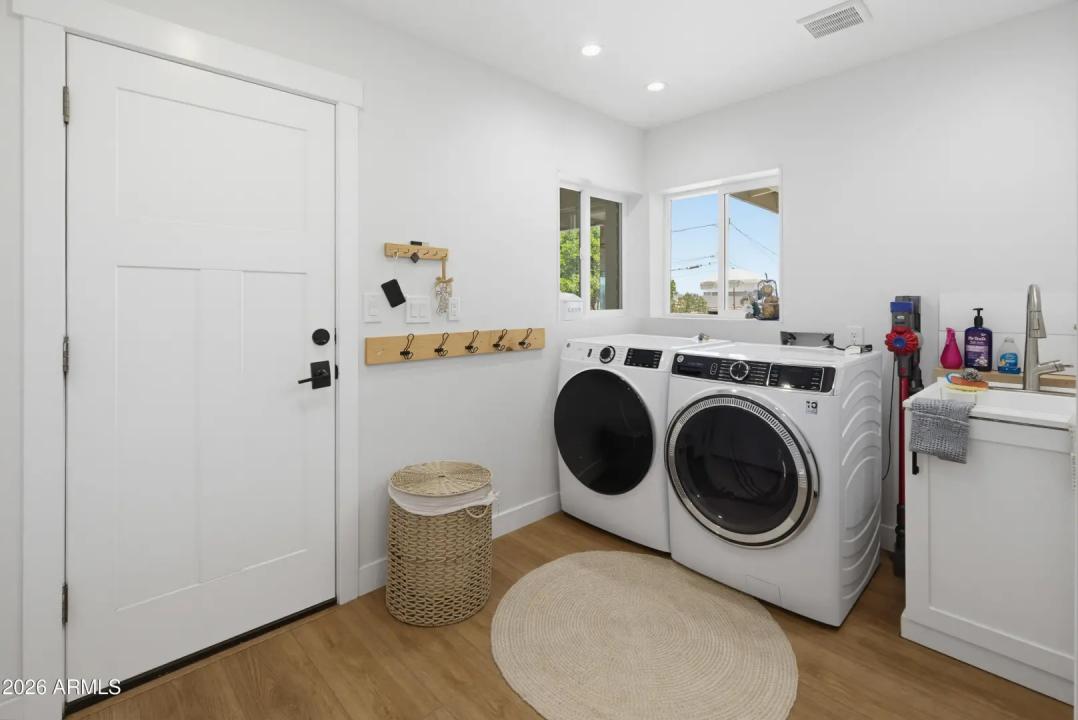 Real Estate Picture 27