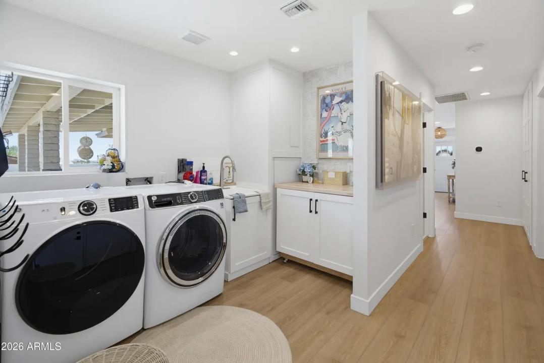 Real Estate Picture 25