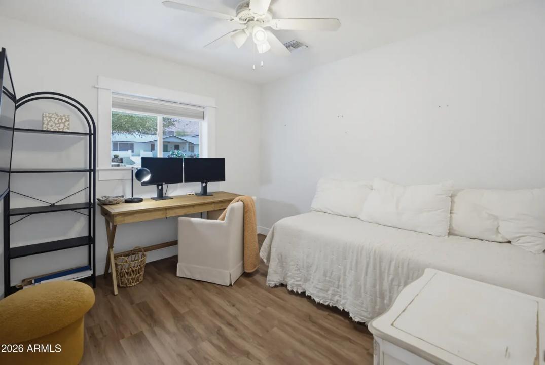 Real Estate Picture 22