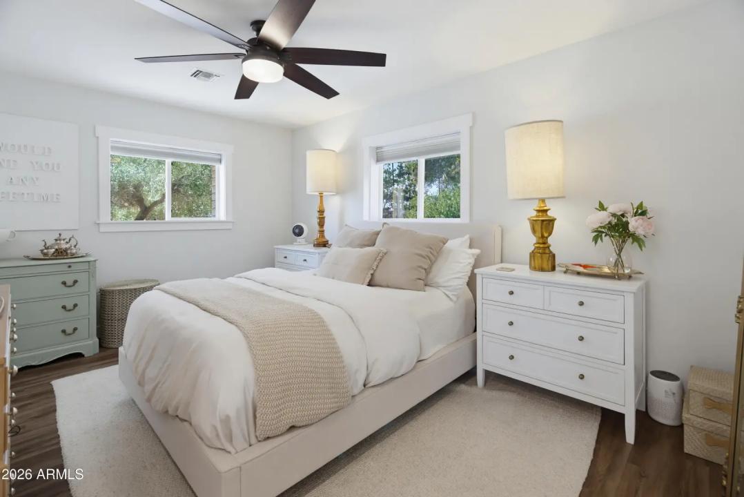 Real Estate Picture 7