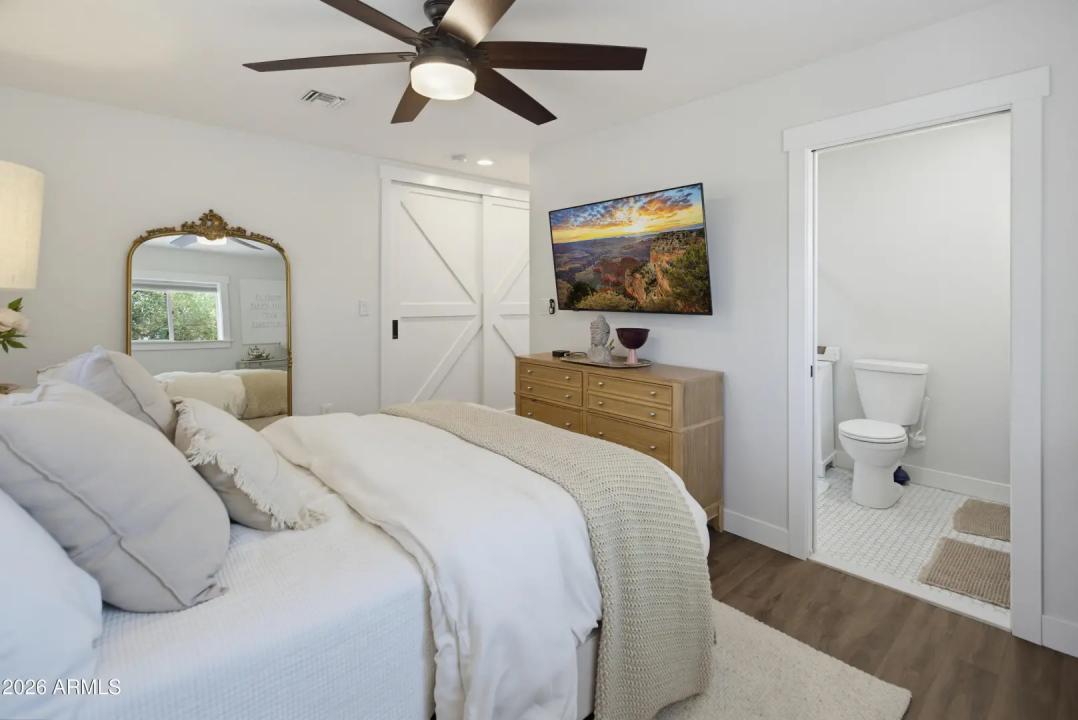 Real Estate Picture 8