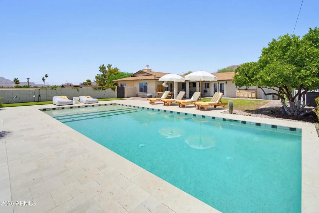 Real Estate Picture 12