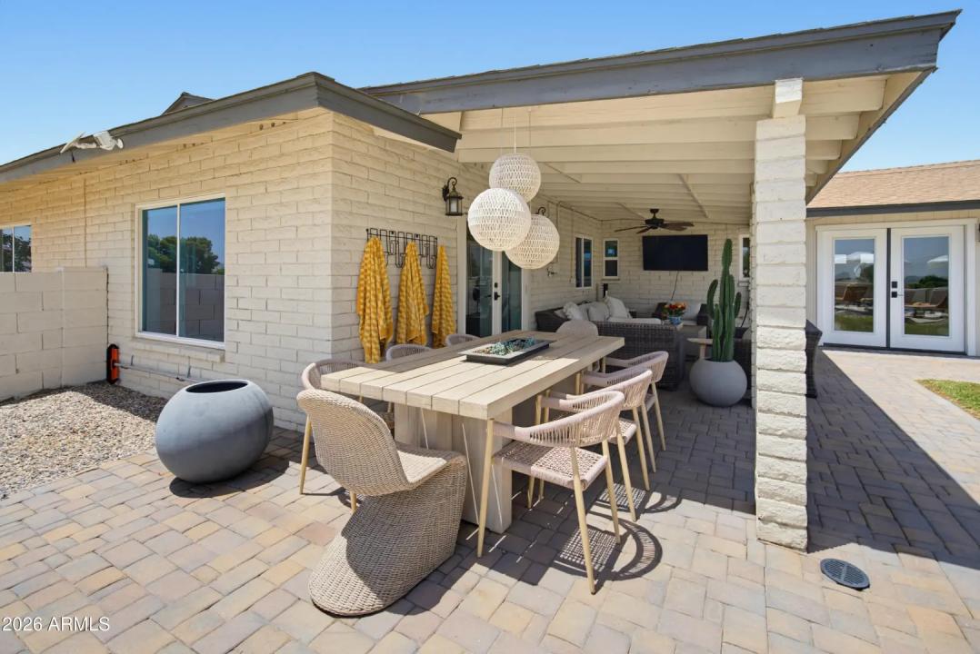 Real Estate Picture 14