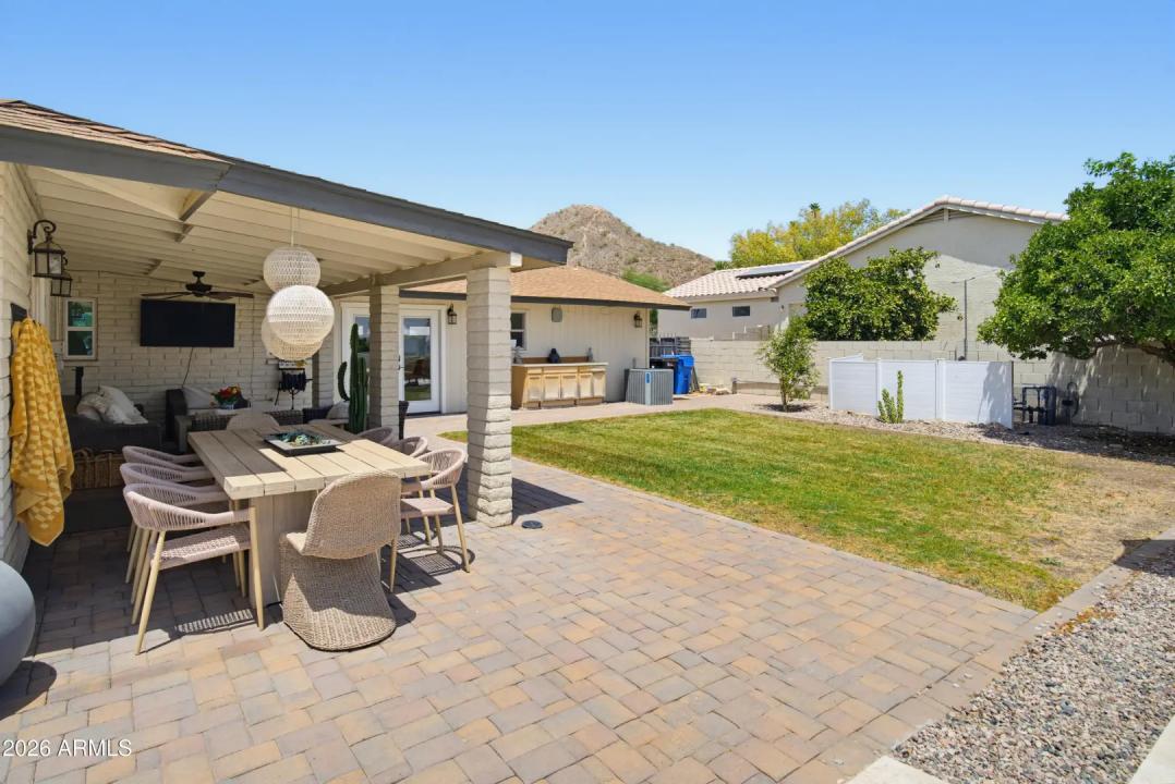 Real Estate Picture 15