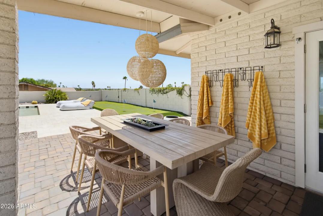 Real Estate Picture 18