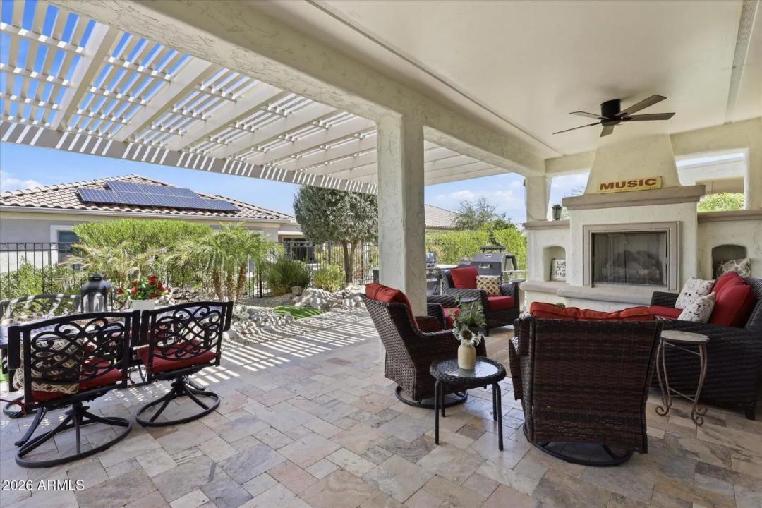 Real Estate Picture 11