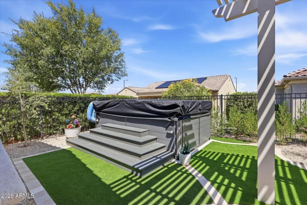Real Estate Picture 12