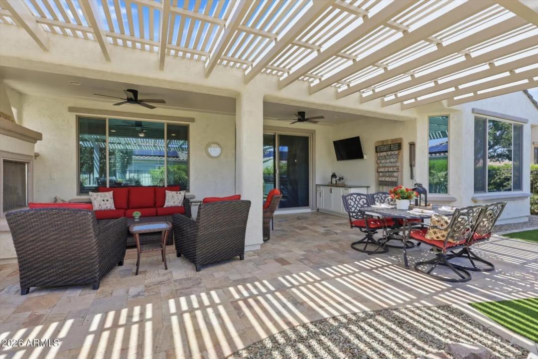 Real Estate Picture 5