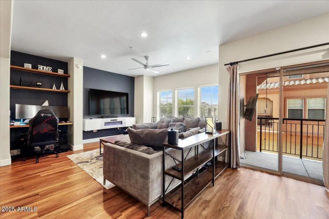 Real Estate Picture 3