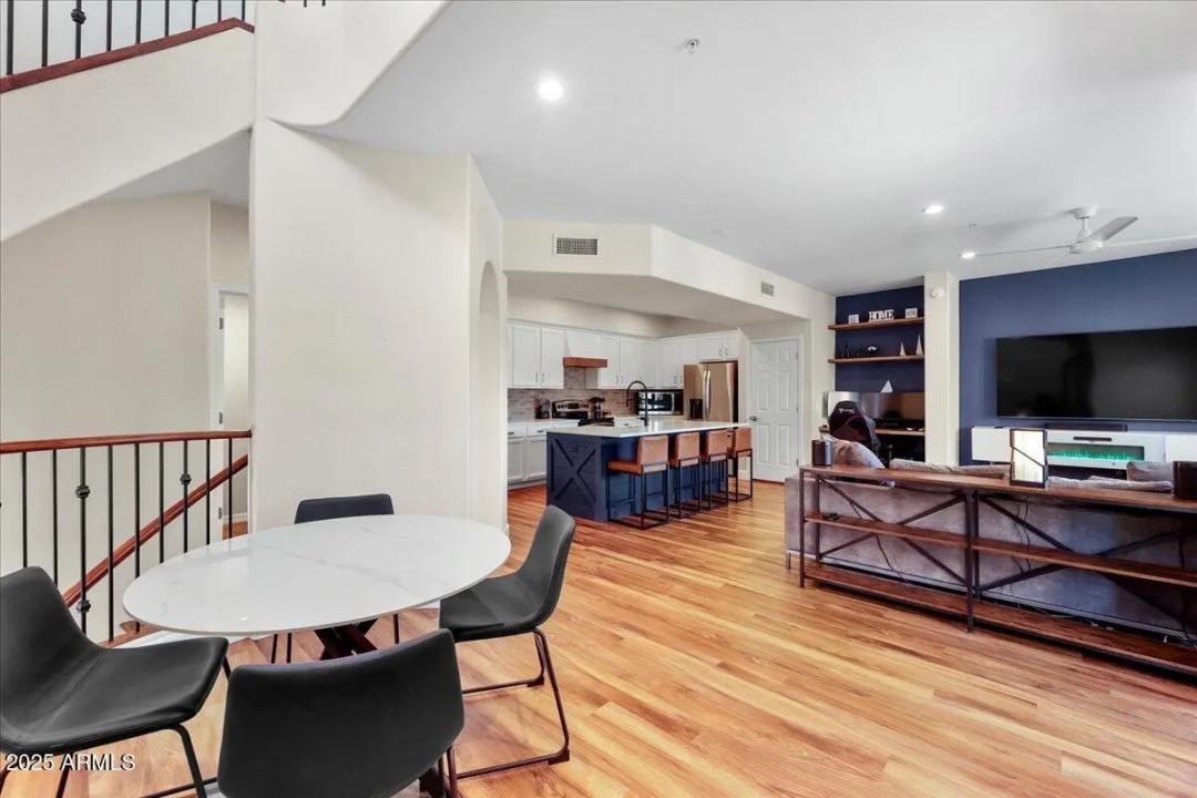Real Estate Picture 5