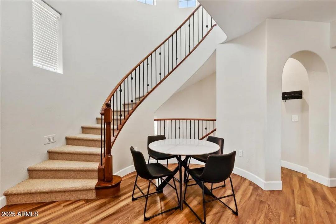 Real Estate Picture 6