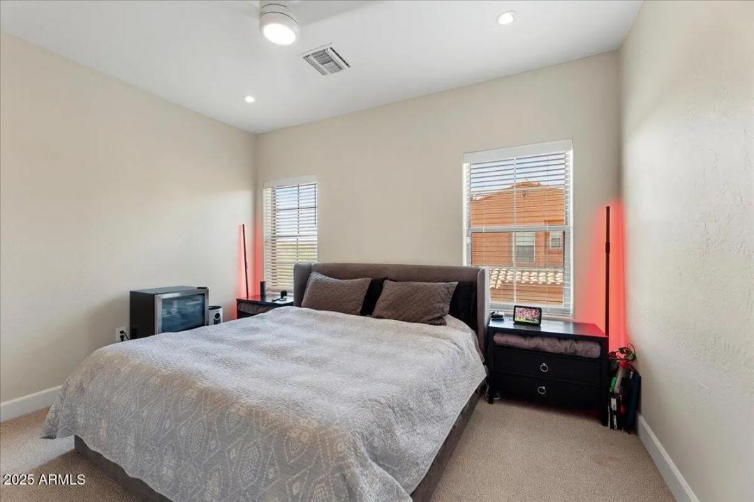 Real Estate Picture 7