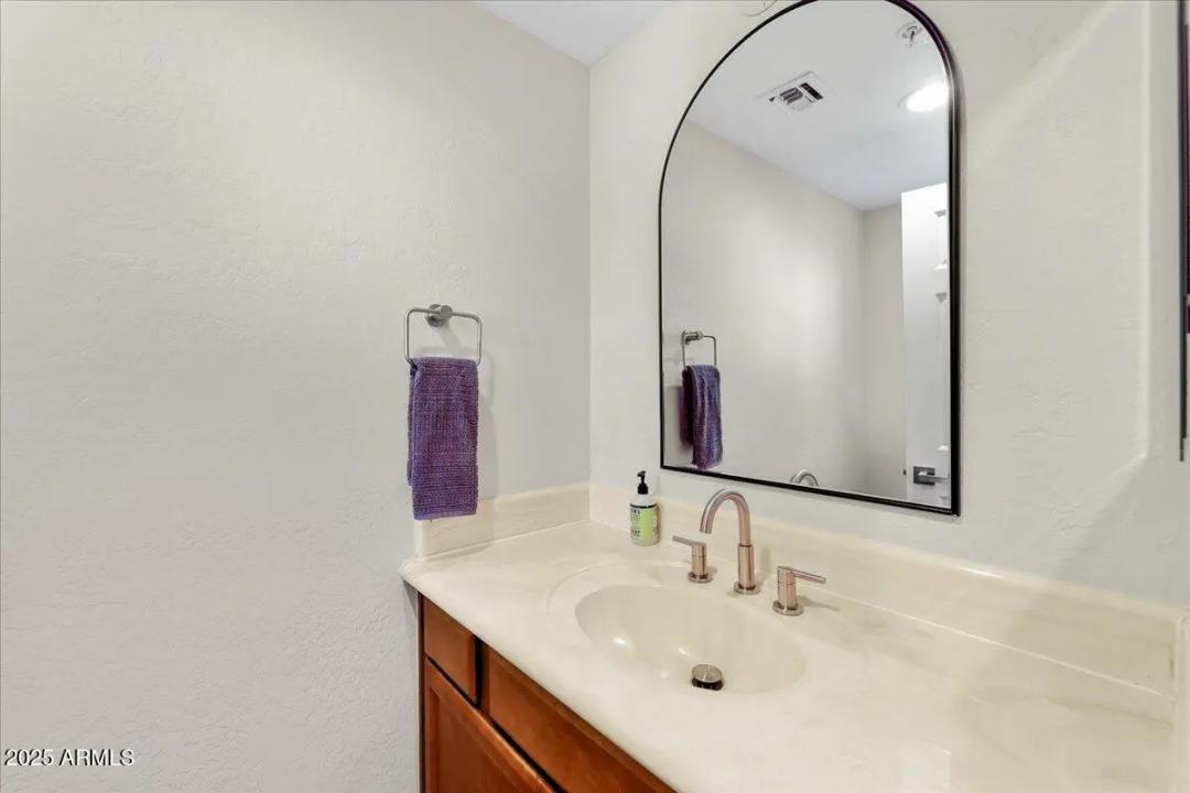 Real Estate Picture 11