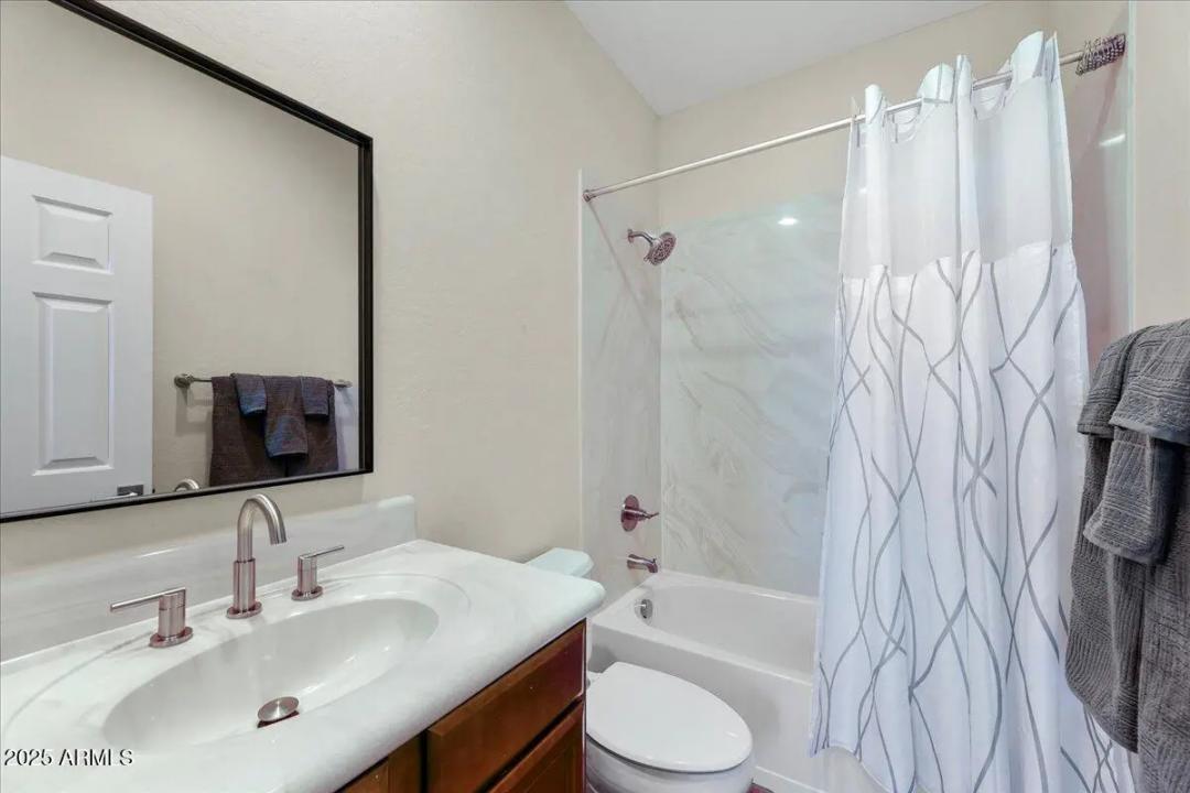 Real Estate Picture 12