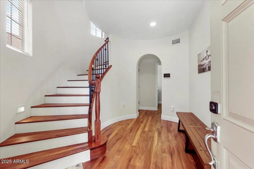 Real Estate Picture 13
