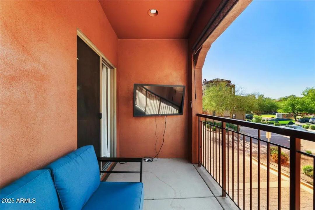 Real Estate Picture 14