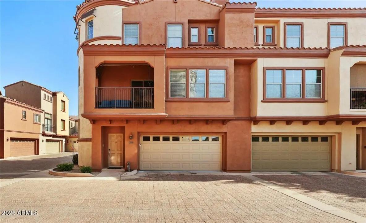 Real Estate Picture 18