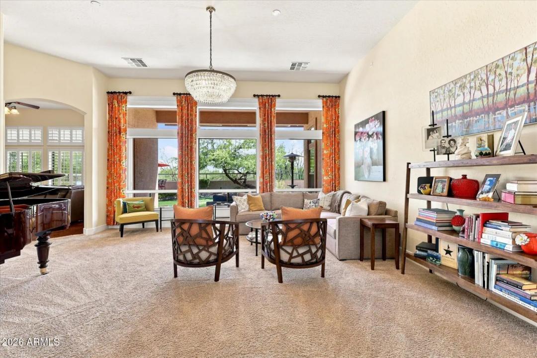 Real Estate Picture 4