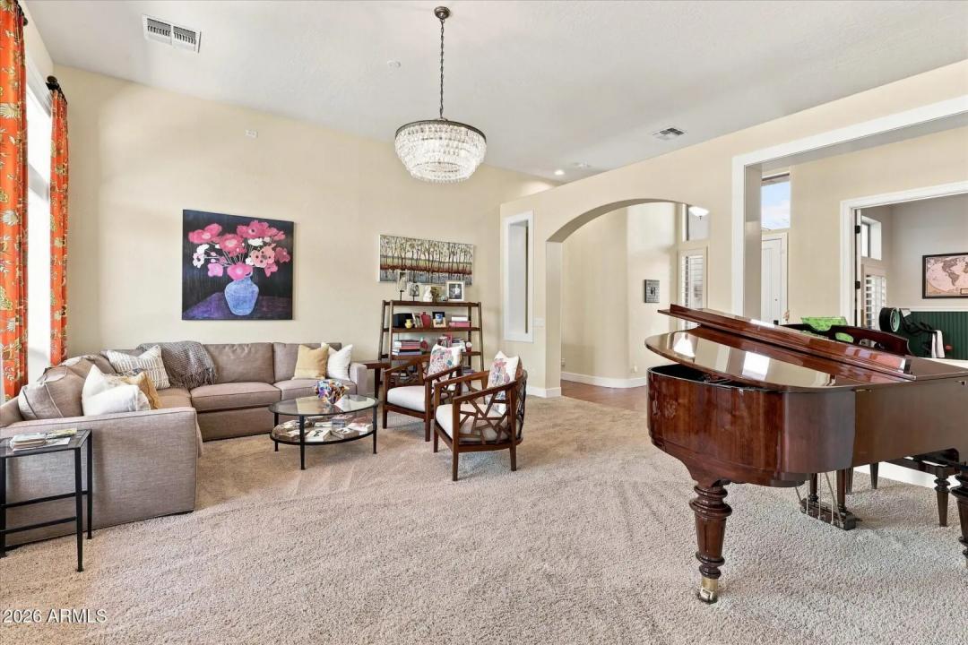 Real Estate Picture 5