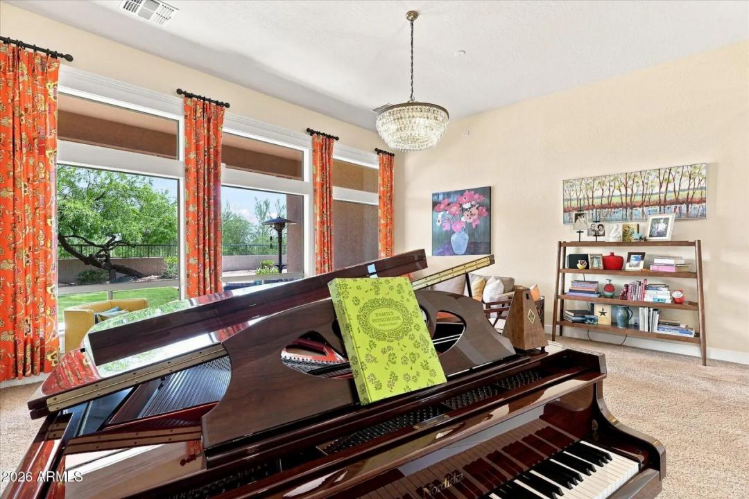 Real Estate Picture 8
