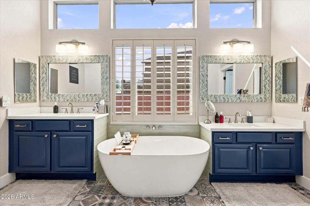 Real Estate Picture 24