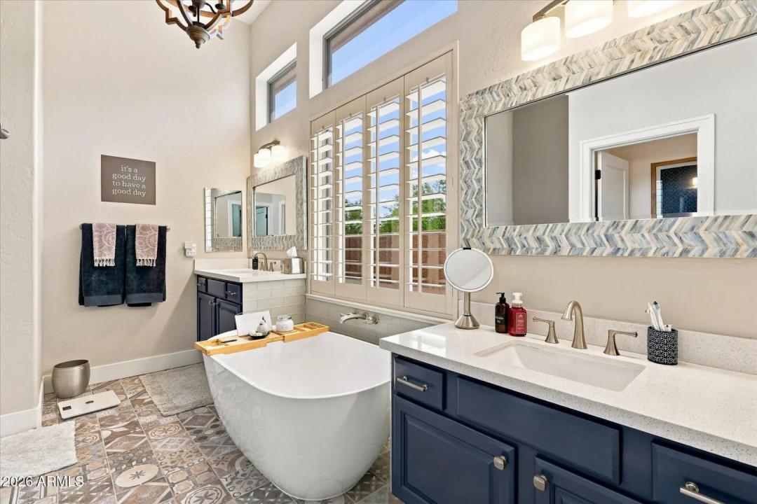 Real Estate Picture 25