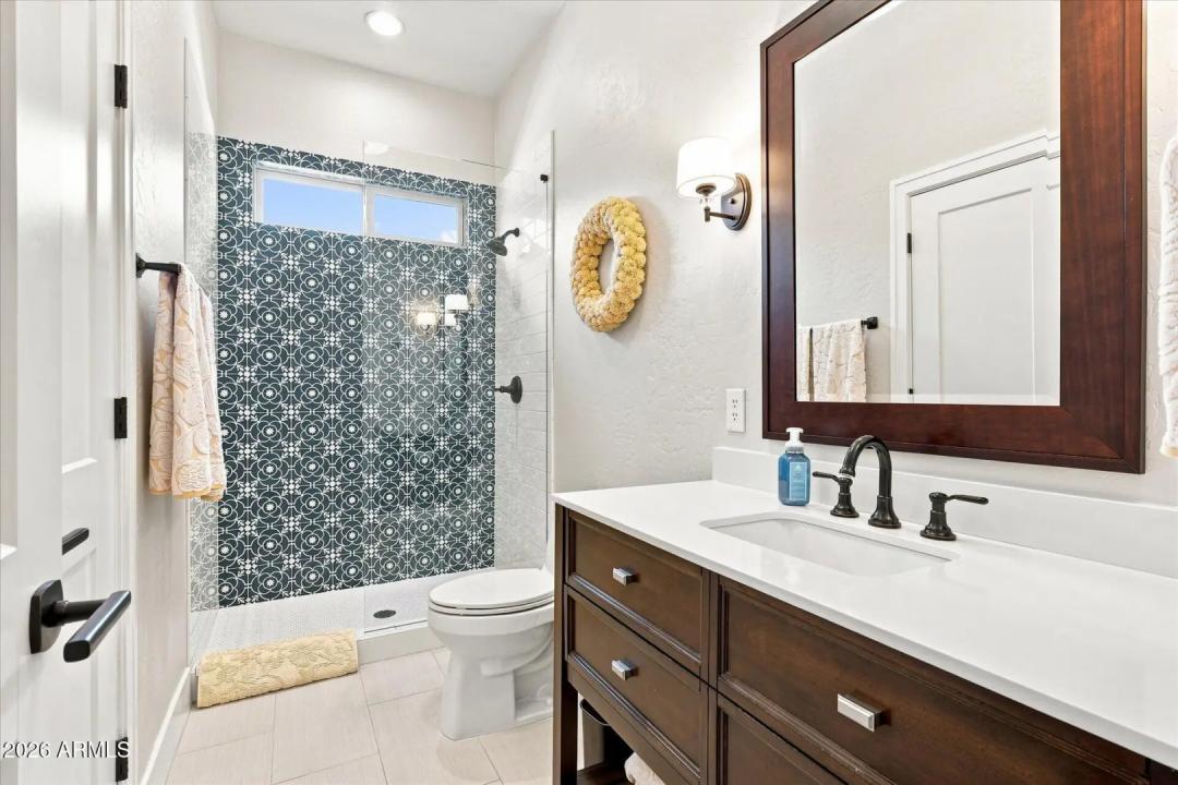 Real Estate Picture 33