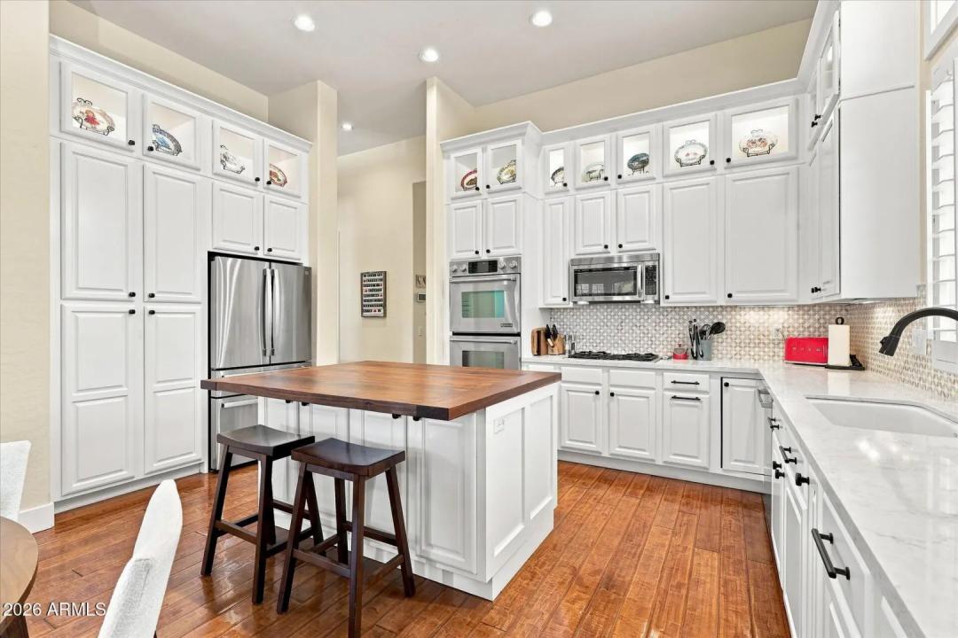 Real Estate Picture 13