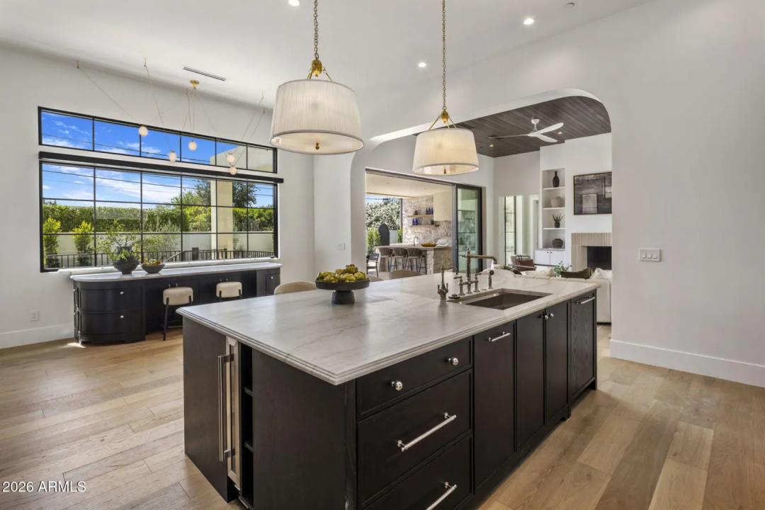 Real Estate Picture 9