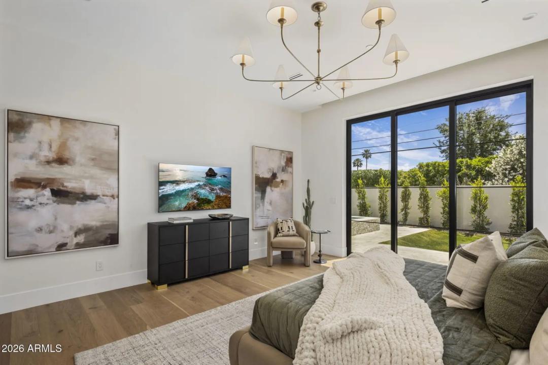Real Estate Picture 22