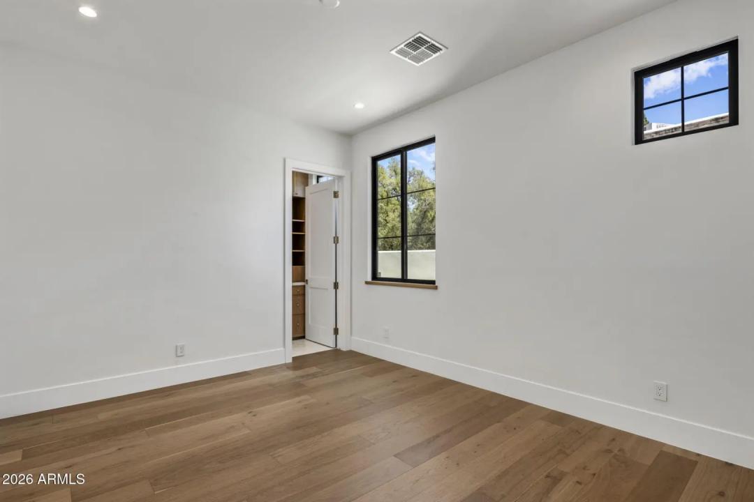 Real Estate Picture 33