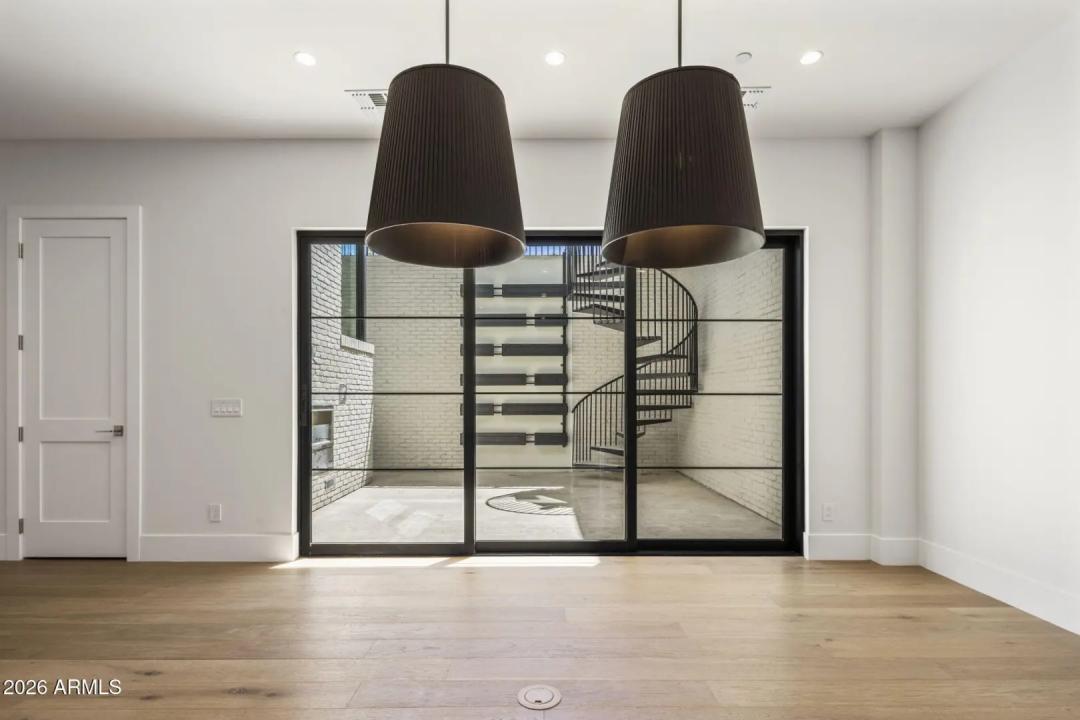 Real Estate Picture 39